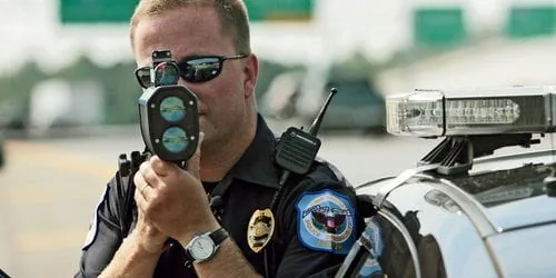 Multa por exceso de velocidad de la policía de Wisconsin Racine Kenosha