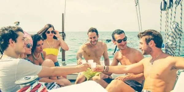 Si ha sido arrestado por estar bajo la influencia mientras conducía un bote a motor