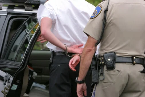 Aún puedes enfrentar cargos graves por posesión de marihuana